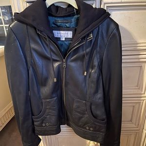 Short leather Bomber jacket black